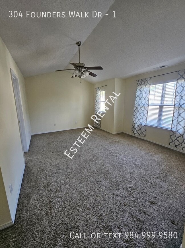 Building Photo - 304 Founders Walk Dr