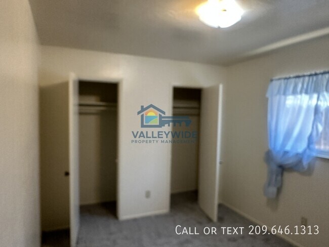 Building Photo - 1321 Woodside Dr