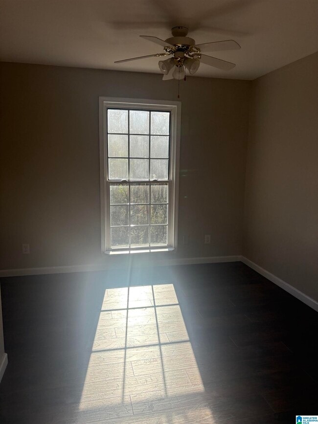 Building Photo - 8227 Country Cir