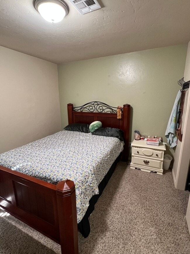 Building Photo - Great 3 bd 2 bath home!