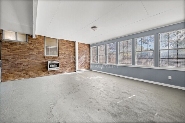 Building Photo - 277 Honduras Dr