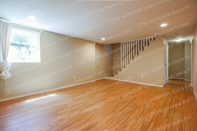 Building Photo - 5905 NE 30th Ave