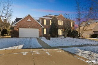 Building Photo - Spacious 4BR House in Sycamore