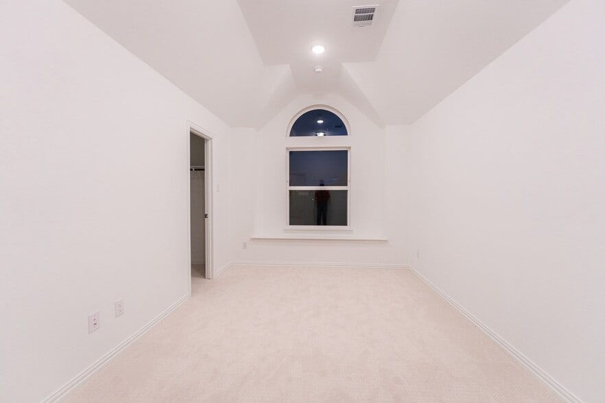 Building Photo - 1066 Lindsay Ln