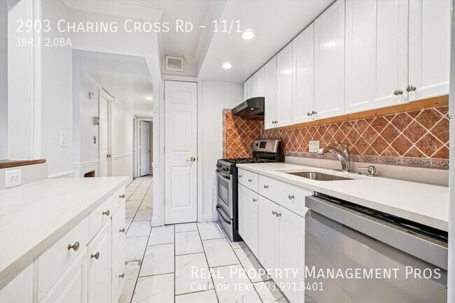 Building Photo - 2903 Charing Cross Rd