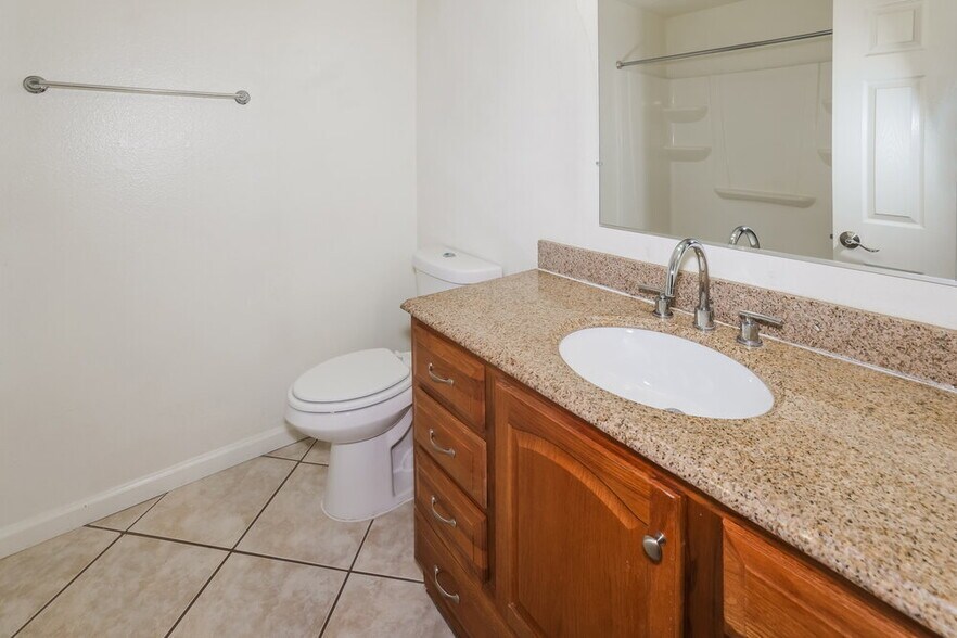 Building Photo - 6528 W Grandview Rd