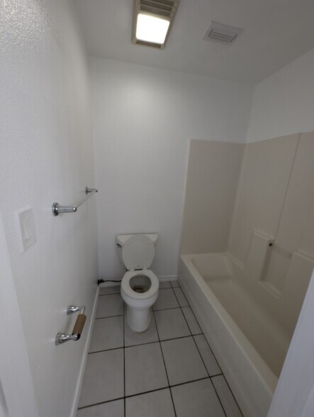 Toilet/Shower Room - 200 N Fairview St