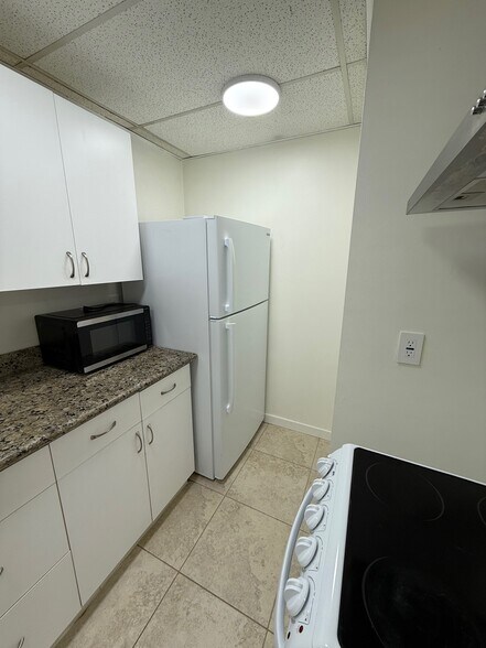 New appliances - 714 1st St S