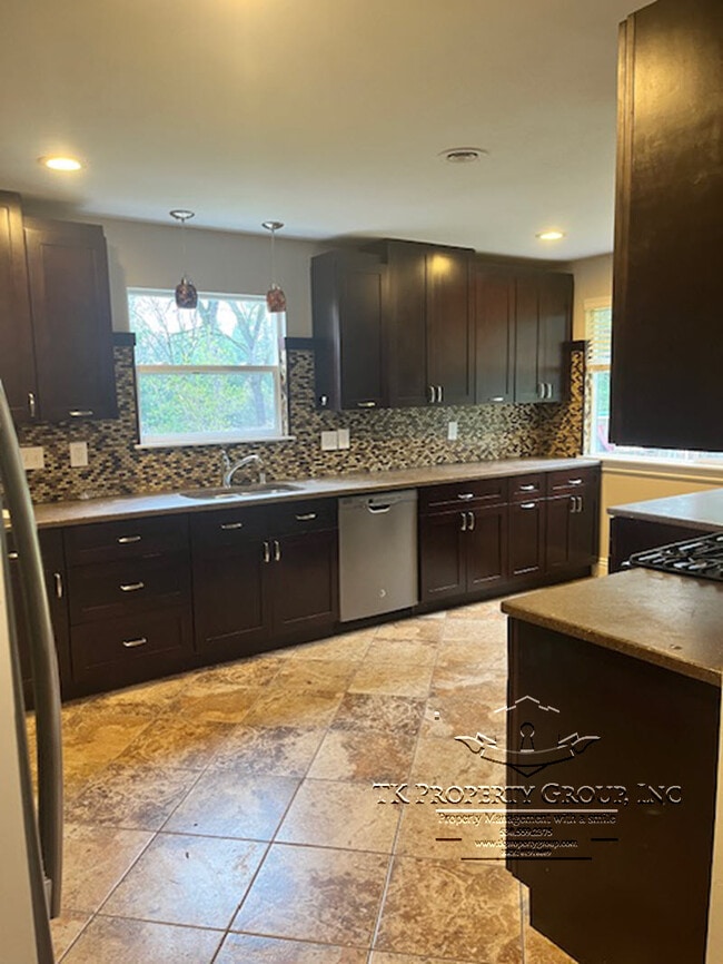 Building Photo - 10728 Cedar Ave