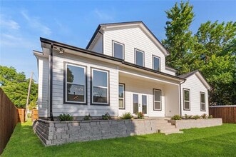 Building Photo - 504 S Tennessee St