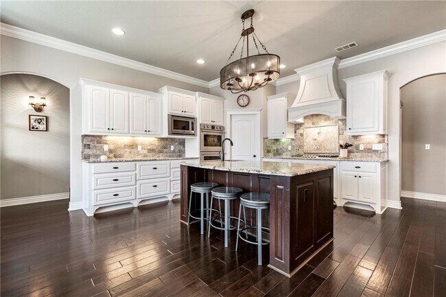 Building Photo - 4502 NE Birchgrove Pl