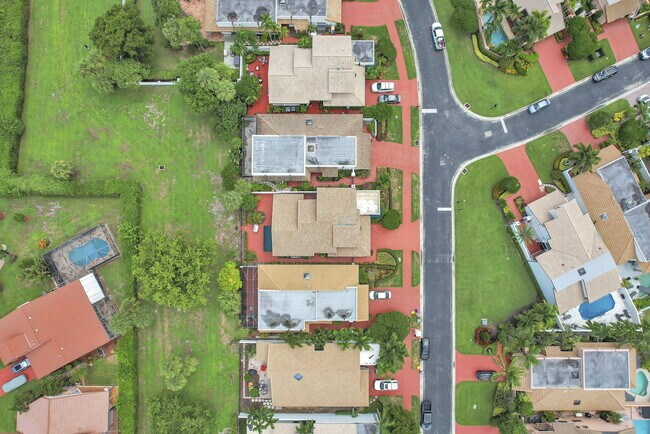 Building Photo - 6438 Via Rosa