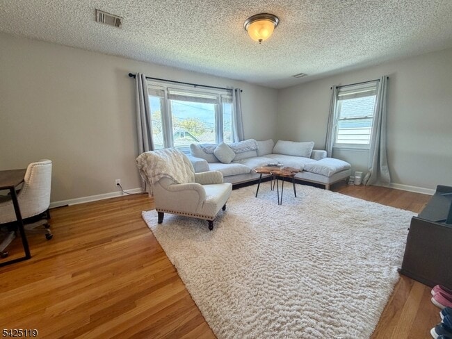 Building Photo - 58 Yale St