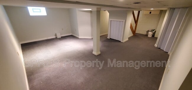 Building Photo - Gorgeous Mt Lebanon Craftsman Home