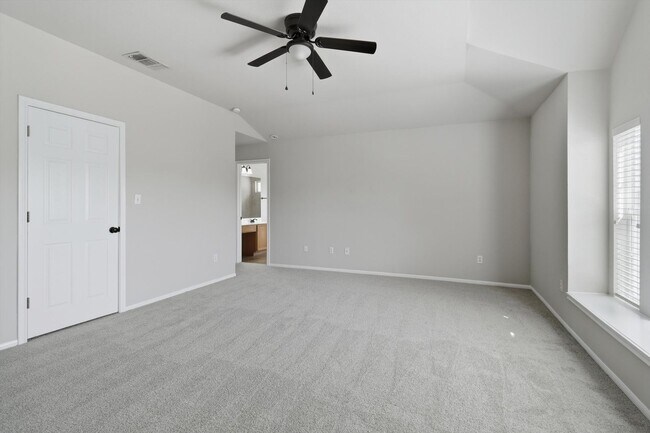 Building Photo - Move-In Ready Gem on Goldcrest Run Near Shopping & Dining