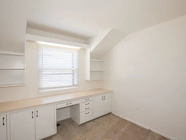 Building Photo - Condo for lease