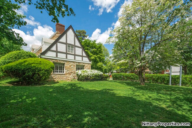 Building Photo - 100 N Patterson St