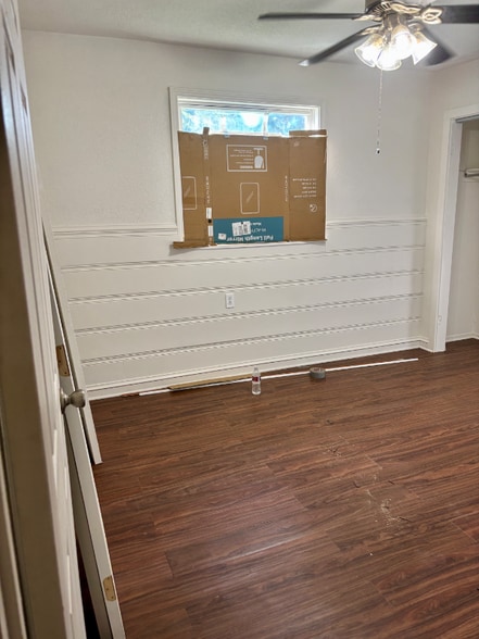 Building Photo - 633 Cameron Ct