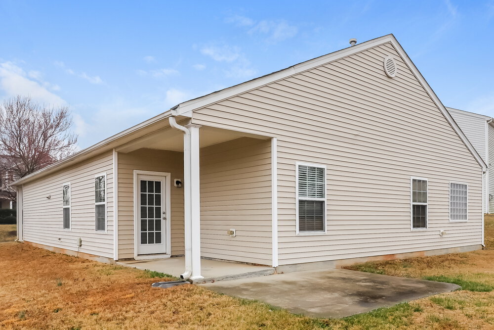 Building Photo - 2 Red Brush Ct