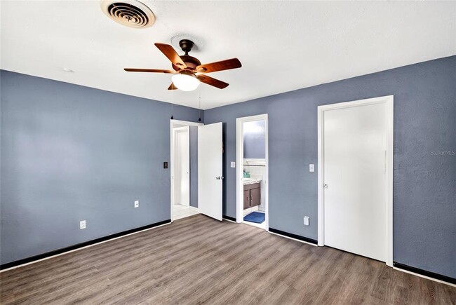 Building Photo - 2622 SW 35th Ave