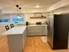 Building Photo - 924 NE 147th St