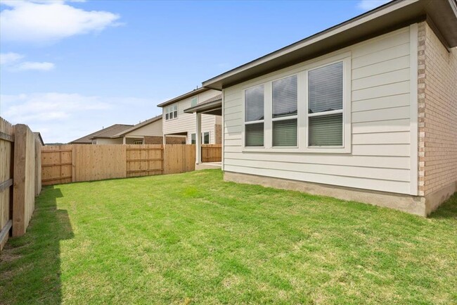 Building Photo - 212 Lariat Lp