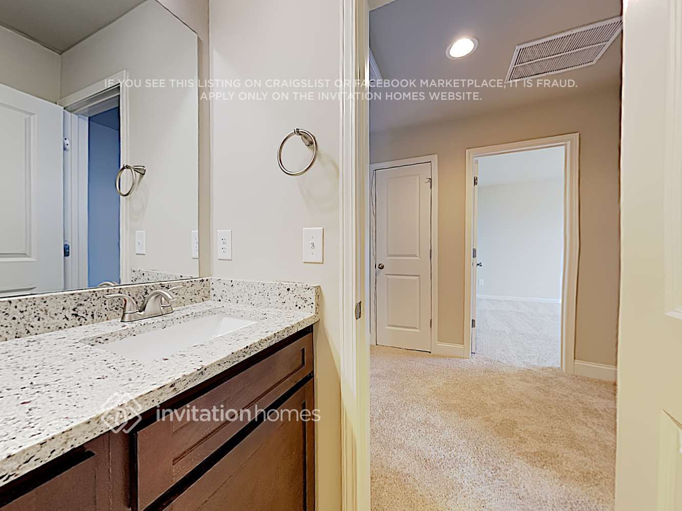 Building Photo - 1670 Riverpark Dr SE