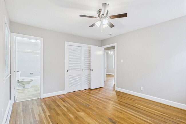 Building Photo - Large Home in Guilford Hills, Hardwood Flo...