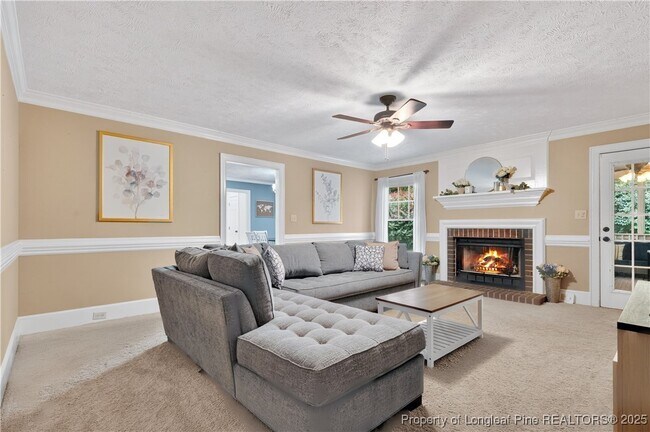 Building Photo - 427 Newburgh Dr