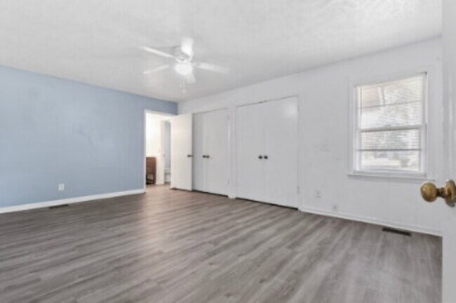Building Photo - 1708 N Poplar St