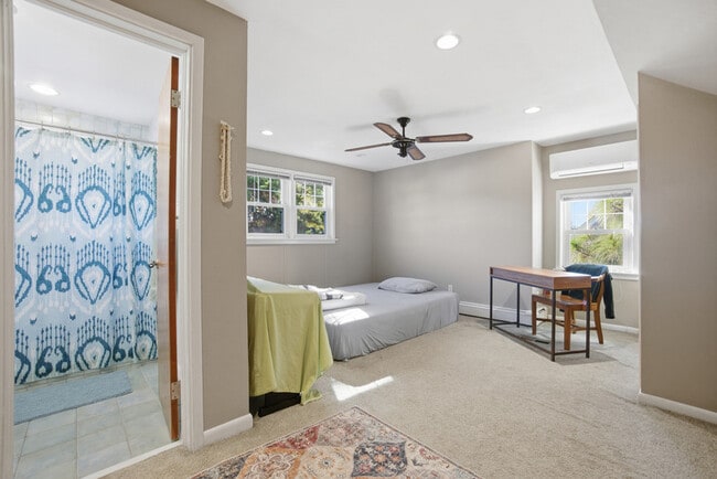 Building Photo - 405 Farrell St