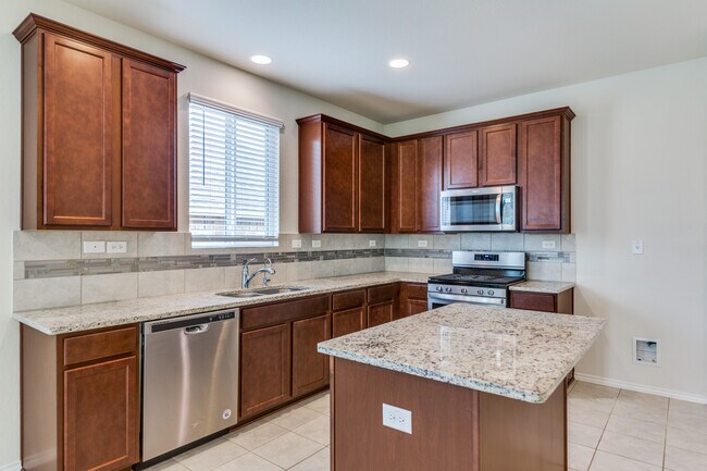Building Photo - 13907 Knob Crk