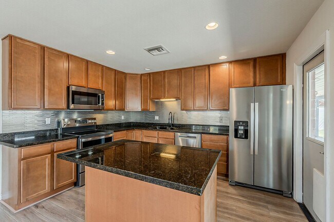 Building Photo - Three bedrooms and POOL in South Scottsdale!