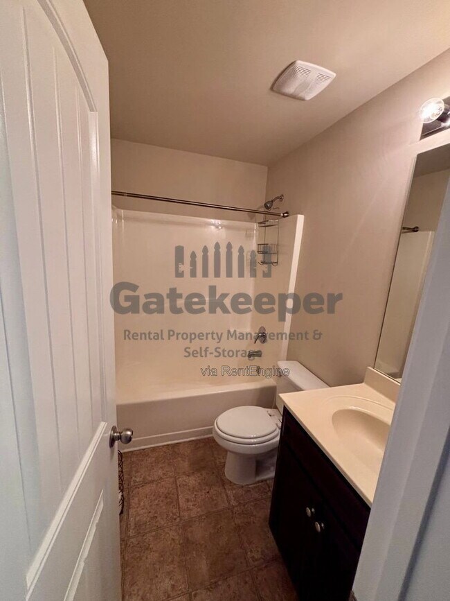 Building Photo - 4743 Chickadee Ln