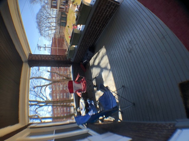 Building Photo - 2343 Sherbrook St