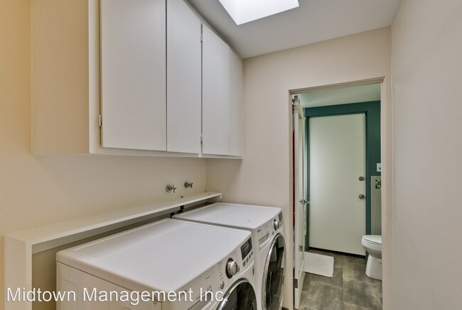 Building Photo - 4 br, 3 bath House - 261 Creekside Dr.