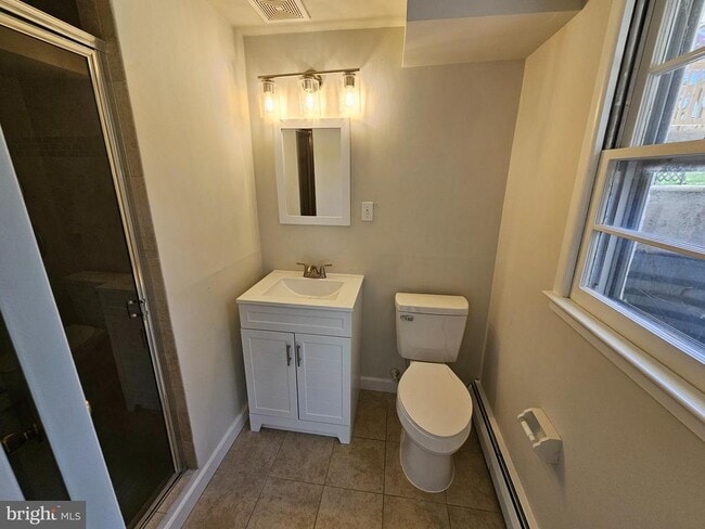 Building Photo - 14236 Caroline St