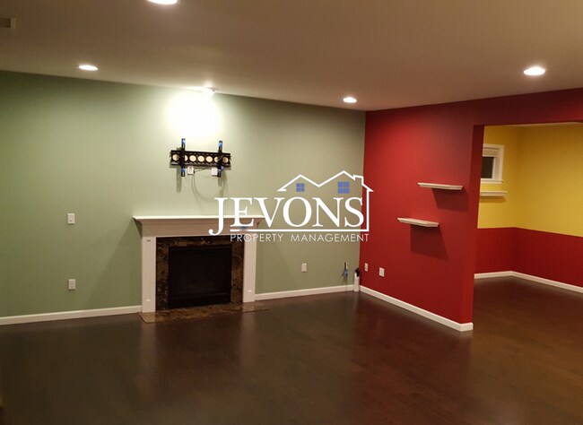 Building Photo - Coming Soon! Gorgeous 4BD Home in the Heart of Issaquah Highlands