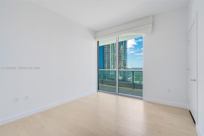 Building Photo - 900 Biscayne Blvd