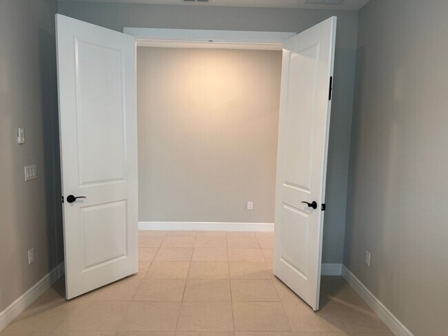 Building Photo - Lakeview Living with Bonus Flex Space & Resort-Style Amenities