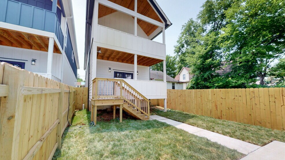 Building Photo - 2416 Albion St