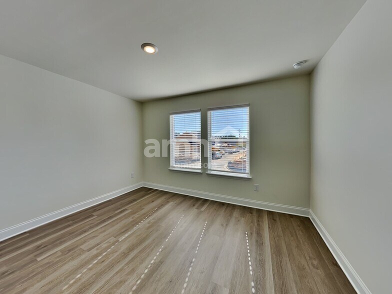 Building Photo - 850 Jubilation St