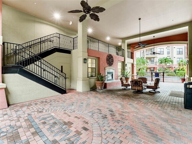 Building Photo - 911 N Orange Ave