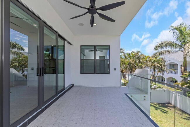 Building Photo - Stunning Custom Built Residence in the Exc...