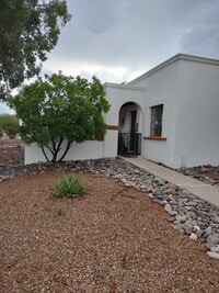 Building Photo - 138 South La Cañada Drive