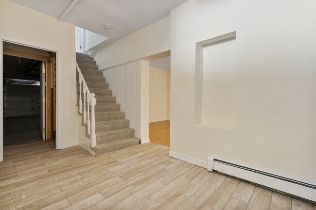 Building Photo - 27 Hermon St