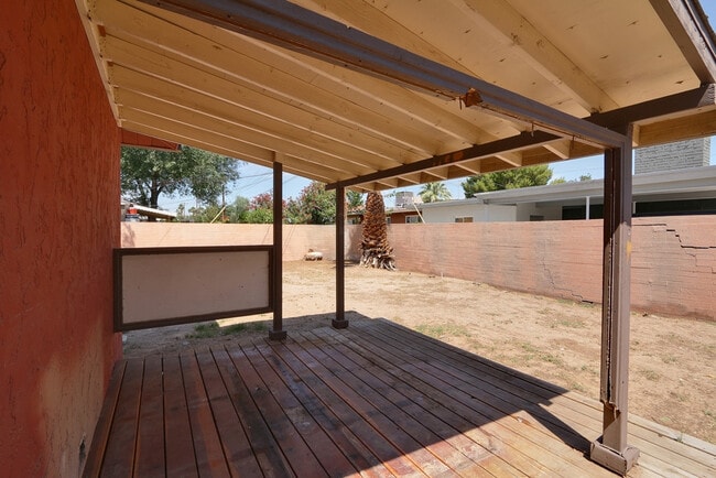 Building Photo - Spacious 3Bed/2Bath, 1-Story Ranch Home lo...