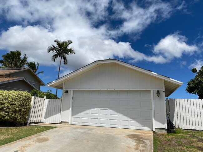 Building Photo - 68-3692 Kimo Nui St.