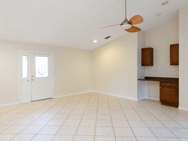 Building Photo - ZERO DEPOSIT MOVE-IN AVAILABLE ????