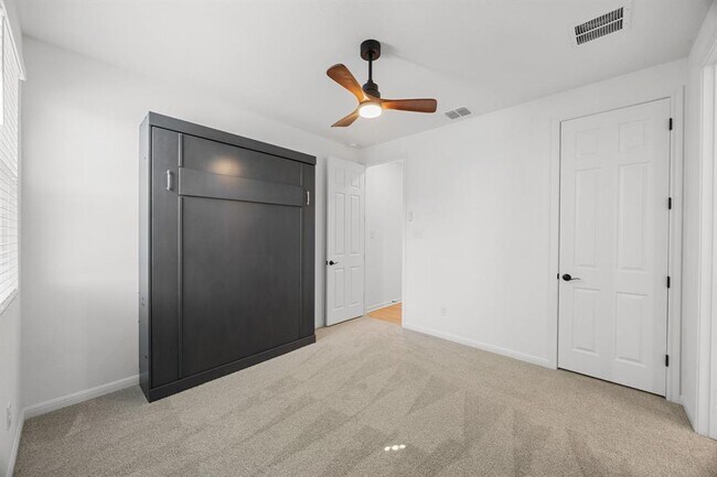 Building Photo - 191 Silverton Ln